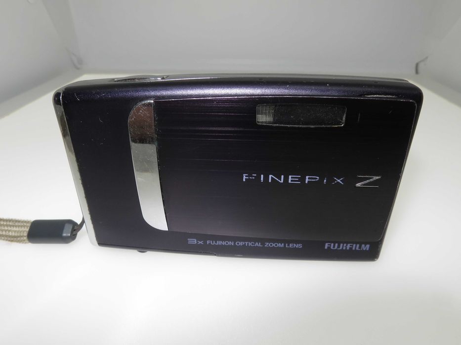 Fujifilm FinePix Z10fd страхотен лилав компактен фотоапарат, комплект