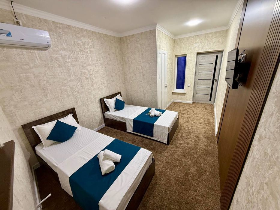 Yakkasaroy US MOON HOTEL