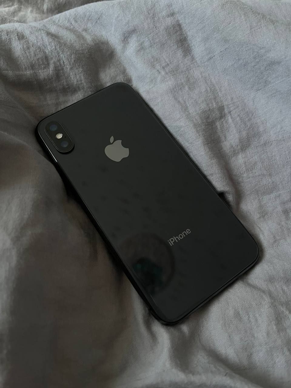 Iphone X rangi qora