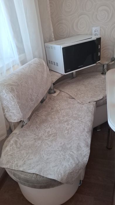 Пролдаю уголок на кухню