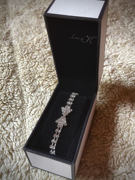 Гривна Lucy K. Нова