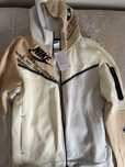 Чисто нов екип nike tech fleece