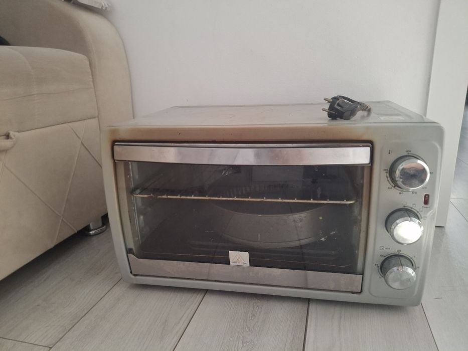 Срочно продаю духовку