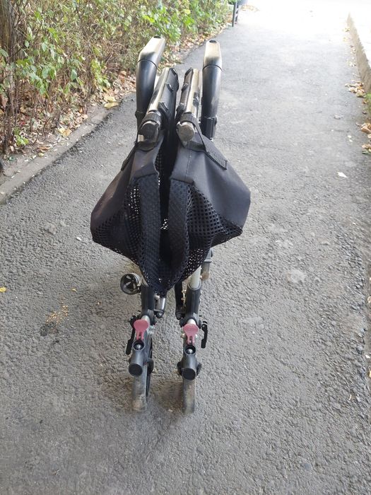 Vând cadru cu roți