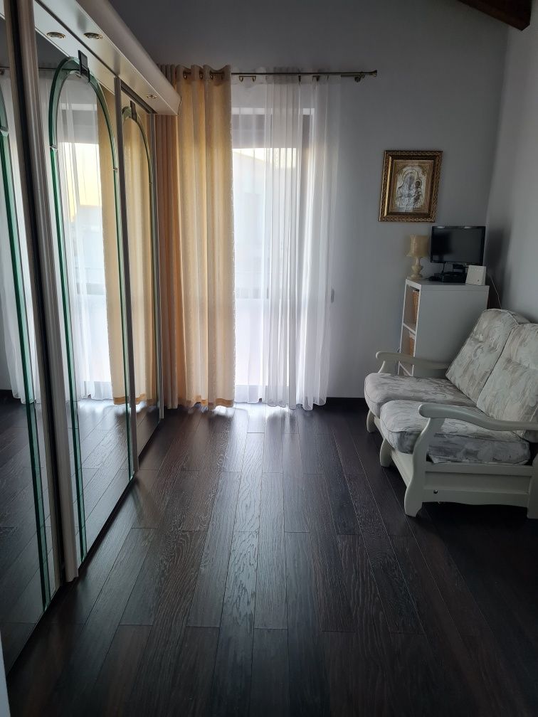 Casa de inchiriat