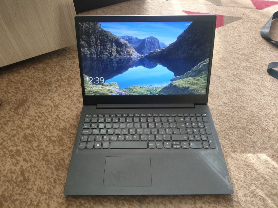 Продам офисный ноутбук