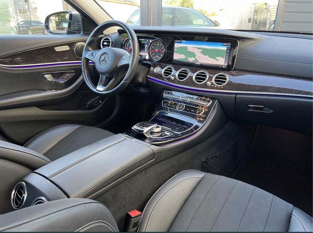Mercedes-Benz E350e / Plug-in Hybrid / 9G-Tronic / 286cp