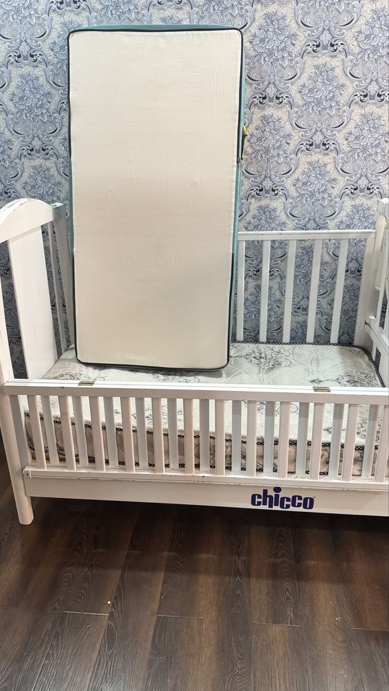 Детская кроватка chicco