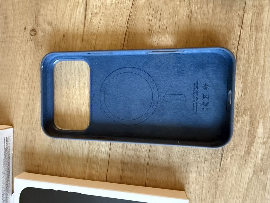 Huse iphone apple  17 pro si pro max cu MagSafe originale