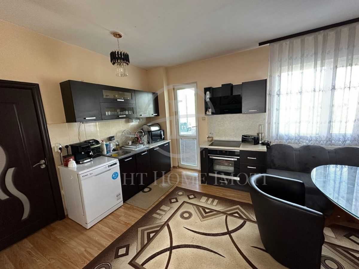 Продава се Тристаен апартамент в Пловдив, Тракия - 92 кв.м за 1728 €/кв.м - Снимка #2