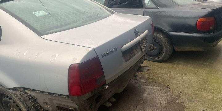 Bara fata Volkswagen VW Passat B5