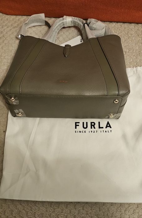 Geantă Furla 



Furla
Goccia S Tote Shoulder Bag Sage