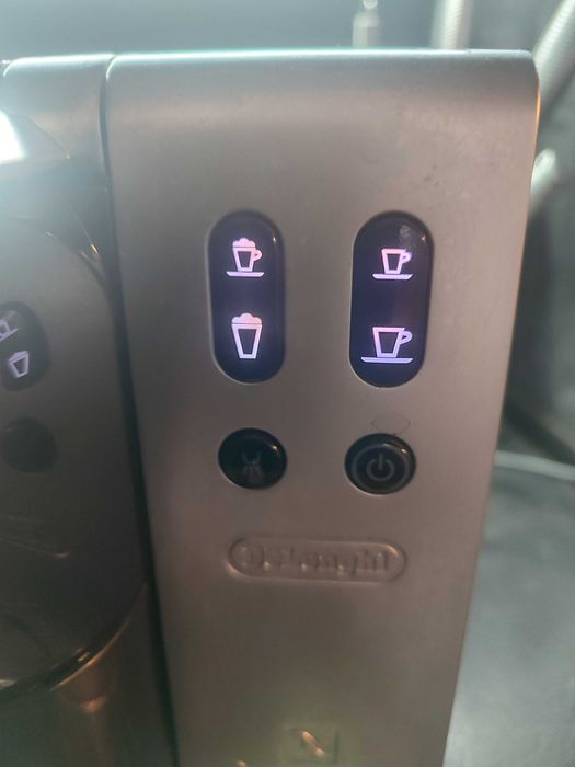 Кафемашина Delonghi Nespresso