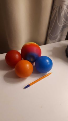 Мячики,шары 4 шт