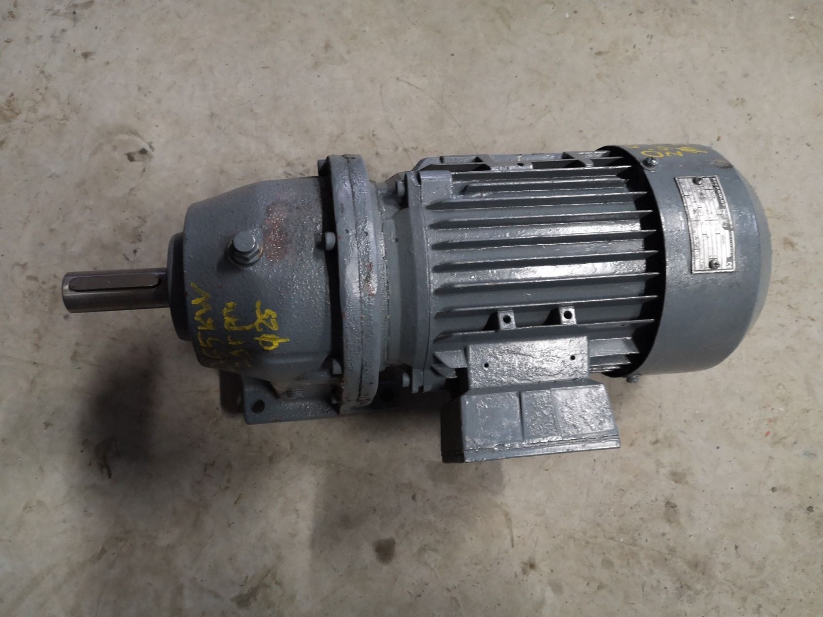 Motor electric cu reductor, 0.55kW,  29rpm