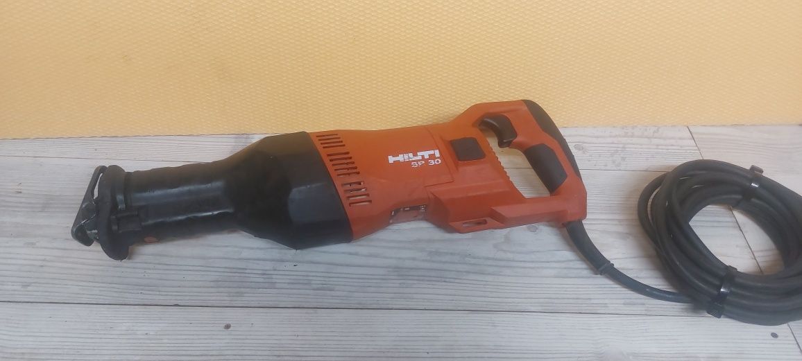 Fierăstrău sabie Hilti SR 30