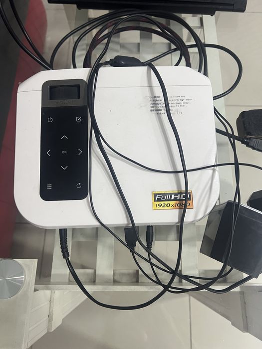 B/U proyektor sotiladi