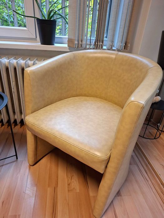 Кресло от изкуствена кожа