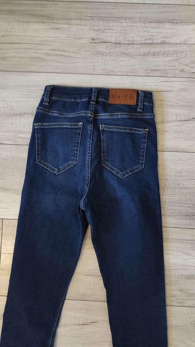 Blugi/ jeanși noi NA-KD skinny cu talie inalta marimea 32(XXS)