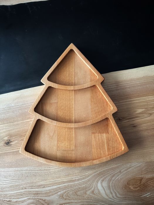 Platouri de sarbatori din lemn masiv de fag (Ren brad acadea)