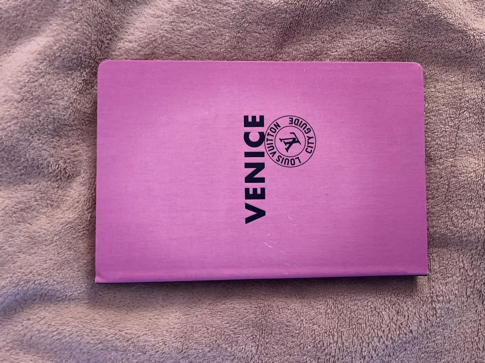 Книга на Louis vuitton Venice edition