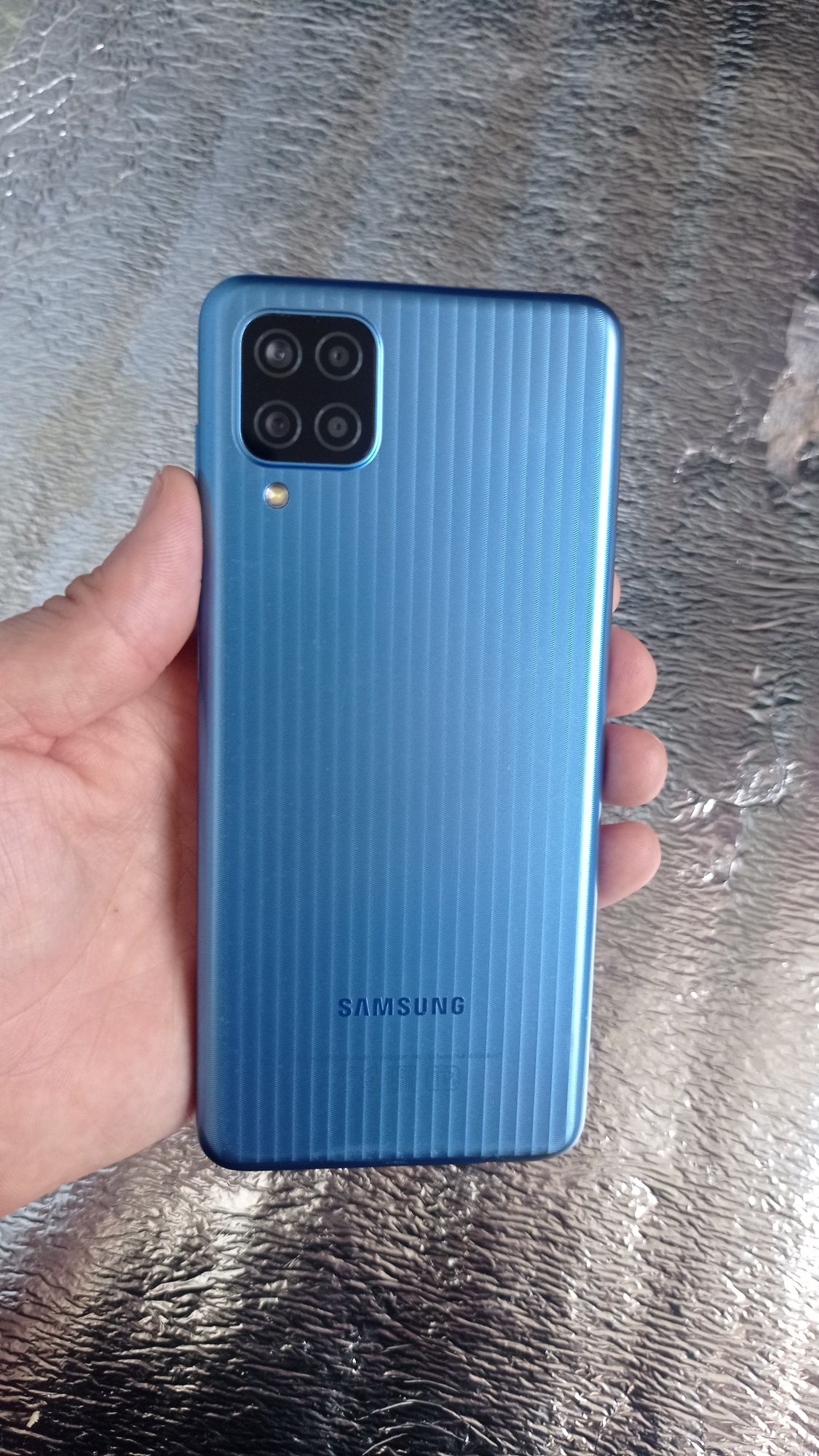 Samsung M12 sotiladi