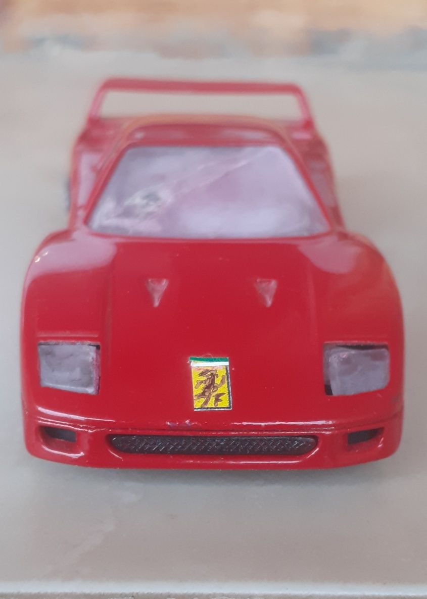 Продавам Ferrari F40, мащаб 1/43