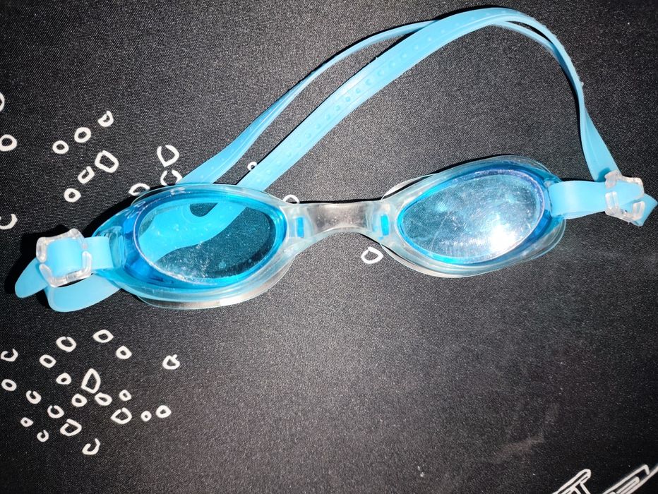 Продам очки для плаванья