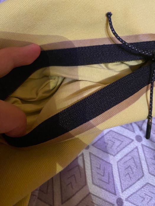 Vând Nike tech galben vechi