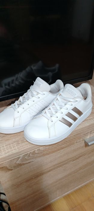 Adidas mărimea 37