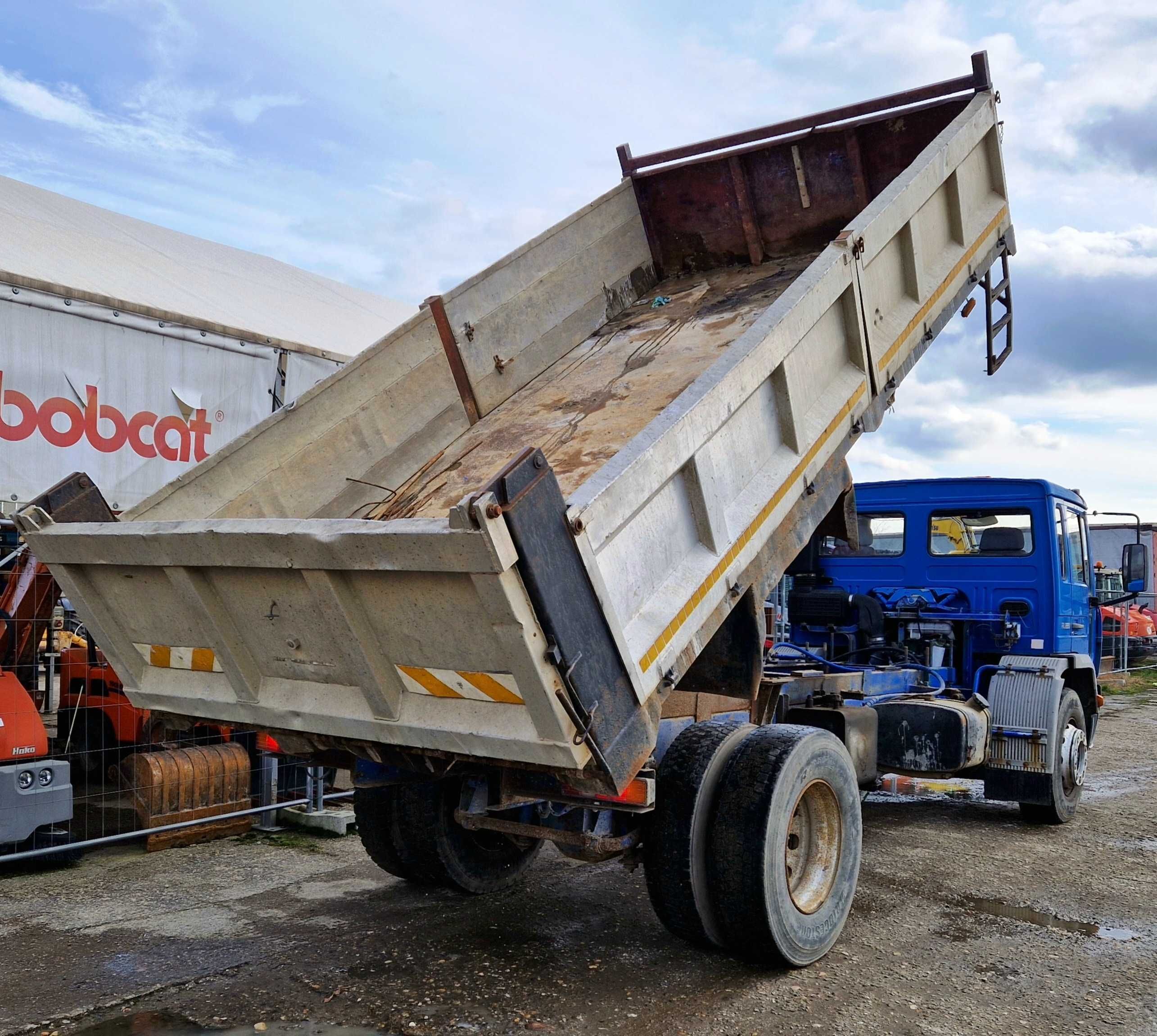 Autobasculantă VOLVO FL6