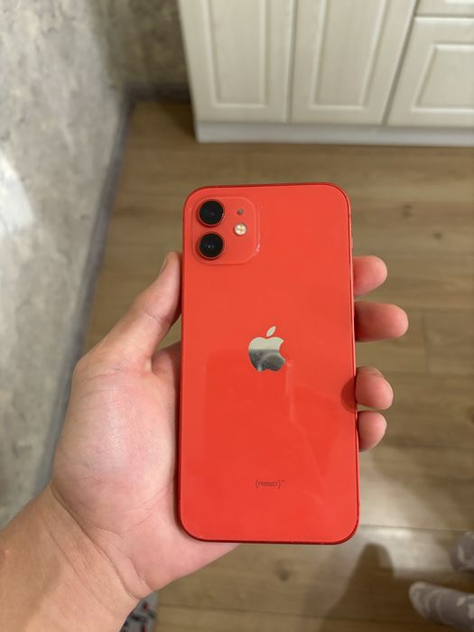 Продаю айфон 12