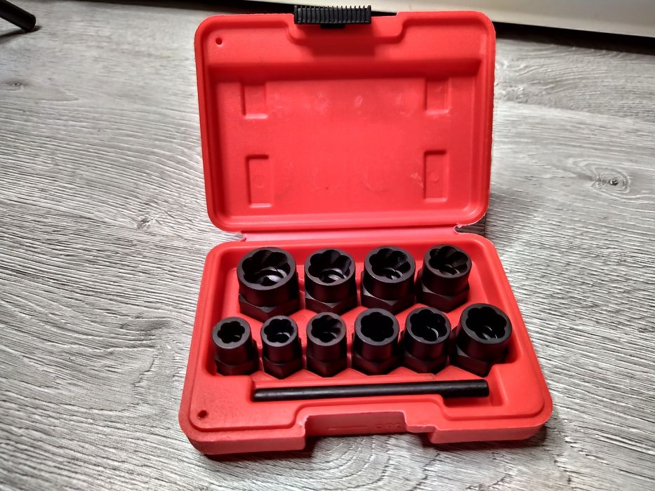 Set extractoare pentru suruburi rupte 10 elemente CR-MO