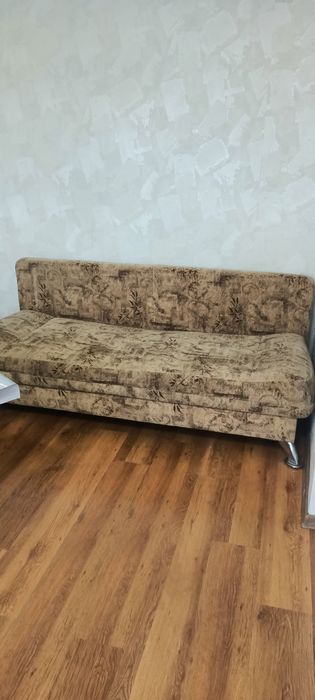 Диван раскладной б/у. 7000тг.