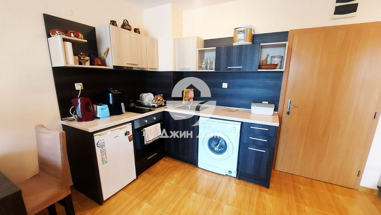 Продава се Двустаен апартамент в Свети Влас - 67 кв.м за 1292 €/кв.м - Снимка #2