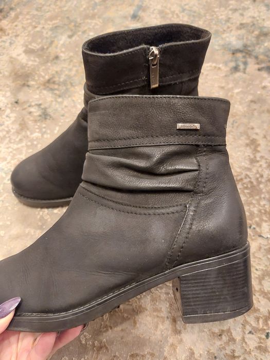 Ghete Lasocki piele naturala mărime 38.