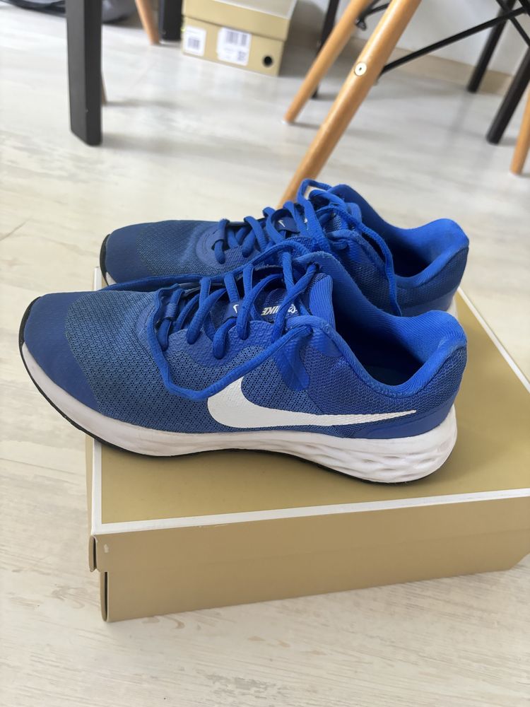 Nike маратонки 36 номер