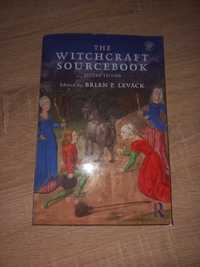 Carte engleza paperback - The Witchcraft Sourcebook