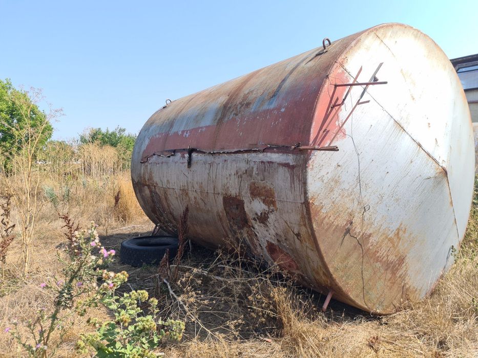 Продавам цистерна