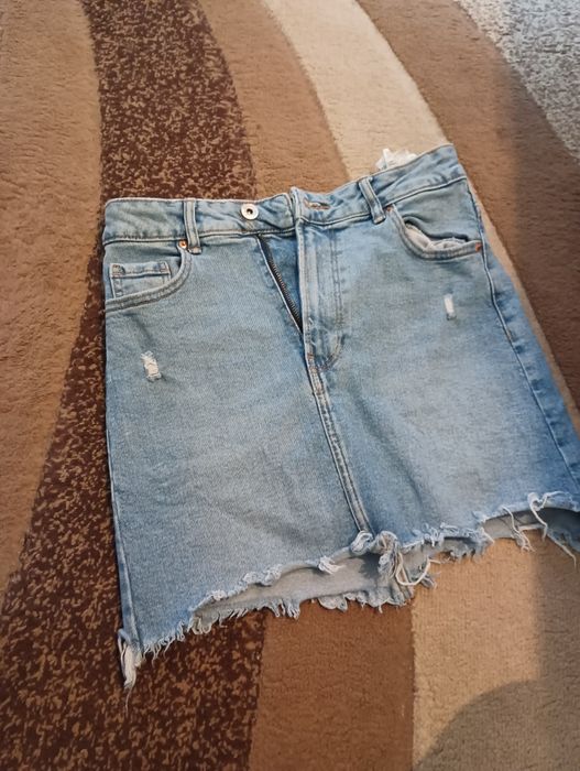 Дънкова пола на Bershka размер 36