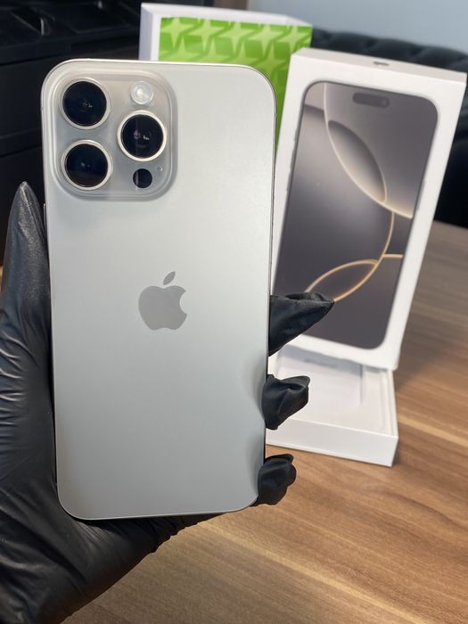 iPhone 16 Pro Max • 256 GB • Natural Titanium