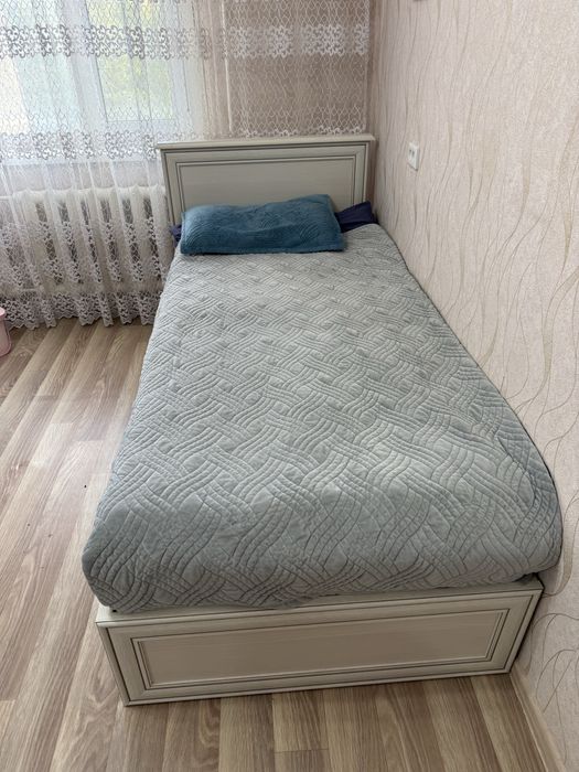 Кровать для спальной , в детской