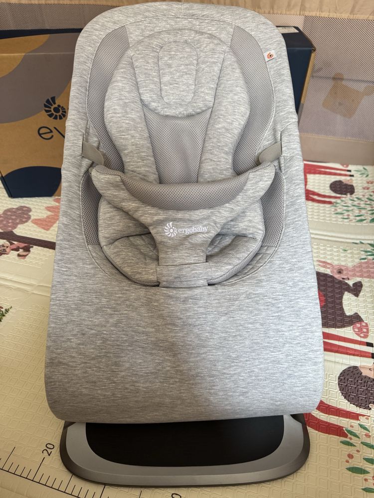Ergobaby бебешки шезлонг 3в1