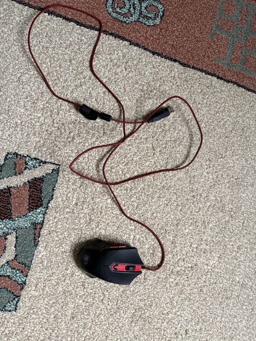 Vând mouse de gaming