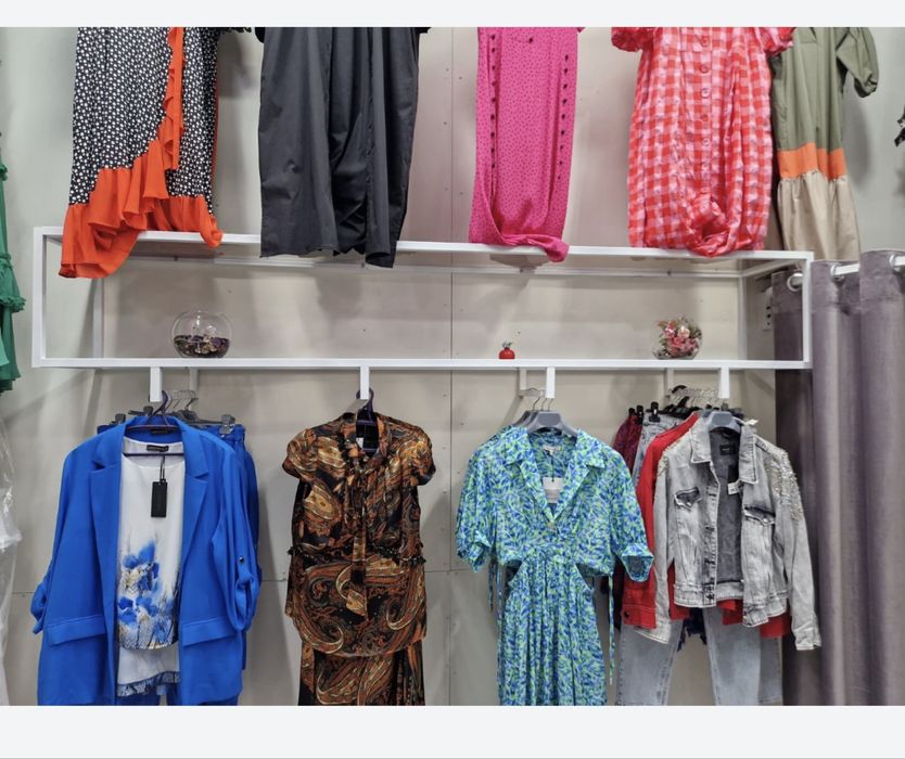 Сөре. Киім ілетін стойка