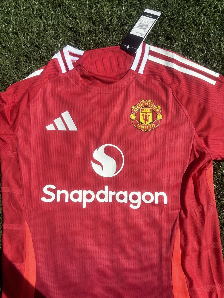 Тениска на Manchester United 2024/25
