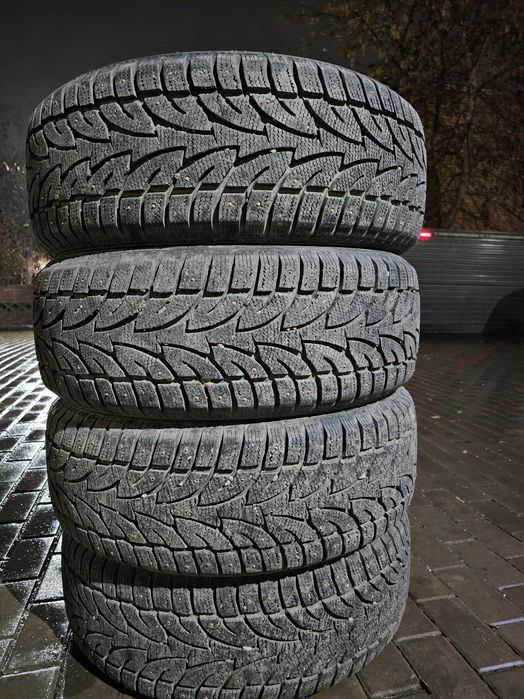 Комплект зимних шин RoadX 235/55/R19
