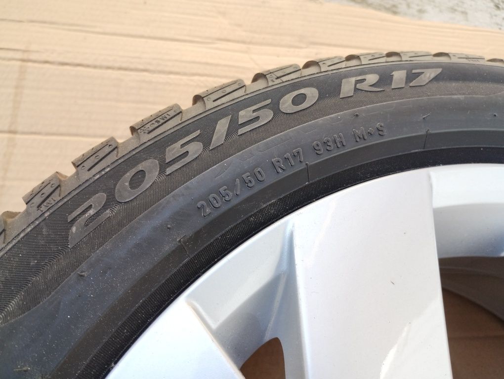 Jante R17 VW Golf VIII 8 cu Pirelli 205 50 R17 M+S