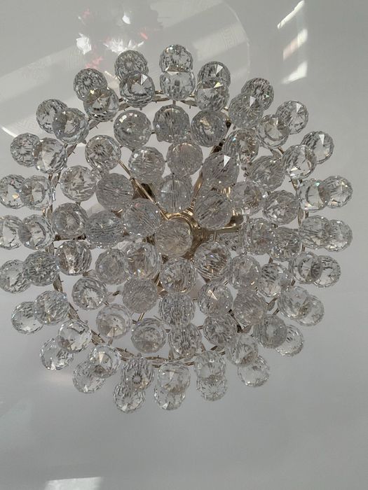 Продам Люстру не дорого