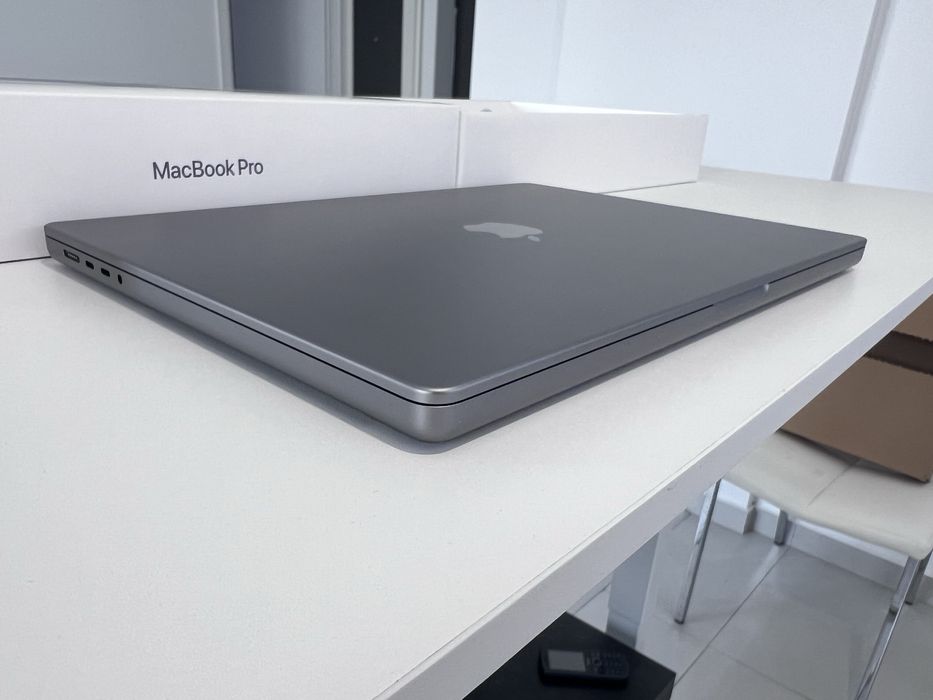 Macbook Pro 16, M1 Max, 1 Tera, 64 GB, Baterie 100% Nou 28 cicluri